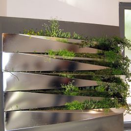 Miroir en Herbe Sectional stainless steel indoor herb garden kitchen salad wall