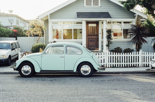 house-car-vintage-old-medium